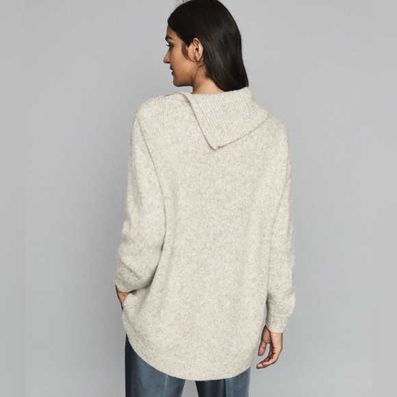 REISSChic Reiss Cassie wool & alpaca blend sweater in neutral. Oversized fit wit - Picture 8 of 11